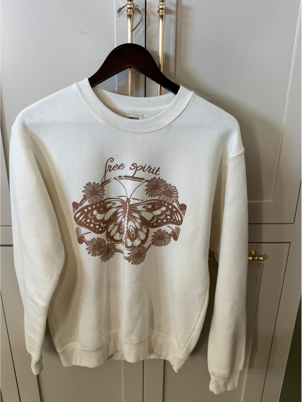 Persaya Women's Small White Sweatshirt with Butterfly and Floral Design, Free-Sp